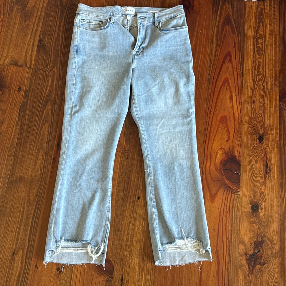 Le Crop Mini Boot Stagger Raw Hem Crop Bootcut Jeans